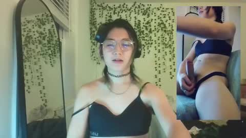 deciduousdoll online show from 10/27/25, 05:11