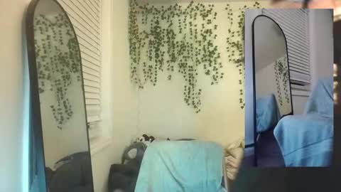 deciduousdoll online show from 11/10/25, 06:34