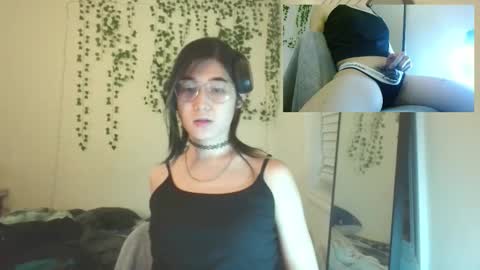 deciduousdoll online show from 01/12/26, 06:29