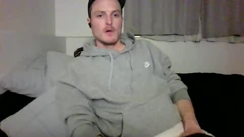 Snapshot of dee4dayz19 chatting on 04/27/26, 01:36 Dee4dayz online show from 04/27/26, 01:36