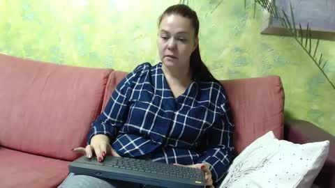 deea1805 online show from 12/29/24, 02:42