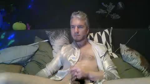 Snapshot of deebo1987 chatting on 12/26/24, 11:57 Deen online show from 12/26/24, 11:57