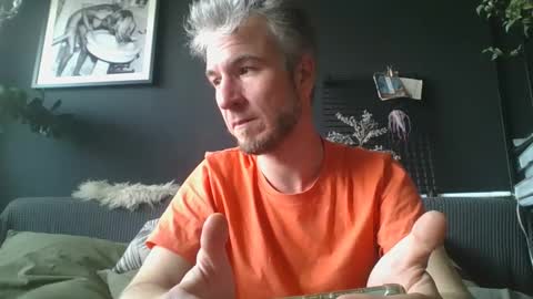 Snapshot of deebo1987 chatting on 01/04/25, 12:38 Deen online show from 01/04/25, 12:38