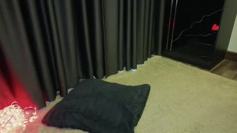 Snapshot of deedeedoll chatting on 02/21/25, 01:22 deedeedoll online show from 02/21/25, 01:22