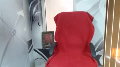 hi guys i m a cute milf i m here for good time and nice people pls be respectfool and enjoy me online show from 03/11/26, 09:37