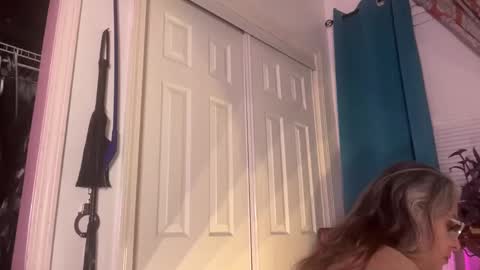 Tori online show from 12/02/25, 03:34