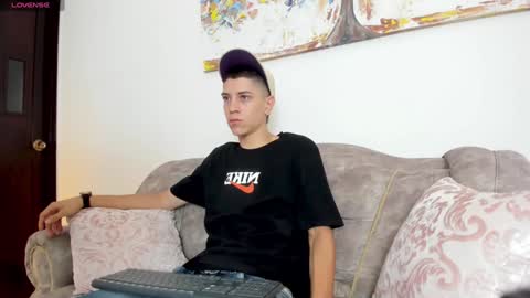 Snapshot of dei_v_48 chatting on 01/10/25, 07:32 DEIVY online show from 01/10/25, 07:32