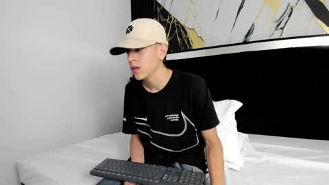 Snapshot of dei_v_48 chatting on 01/28/25, 01:50 DEIVY online show from 01/28/25, 01:50