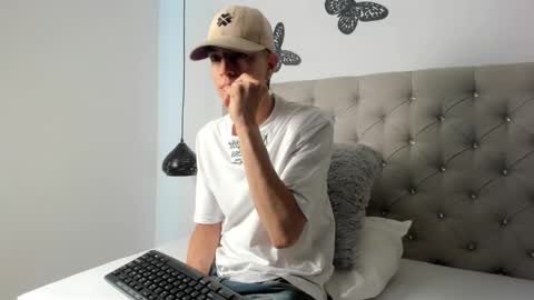 Snapshot of dei_v_48 chatting on 02/10/25, 07:28 DEIVY online show from 02/10/25, 07:28