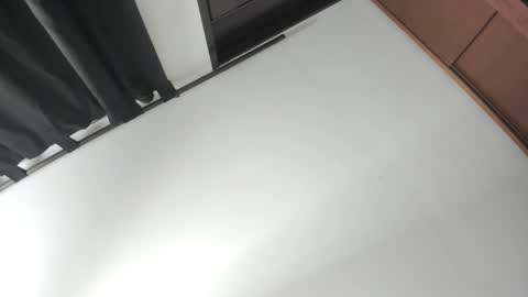 Snapshot of dei_v_48 chatting on 02/14/25, 11:31 DEIVY online show from 02/14/25, 11:31