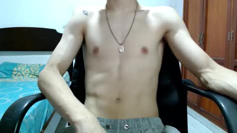 Snapshot of dei_v_48 chatting on 10/21/25, 09:59 DEIVY online show from 10/21/25, 09:59