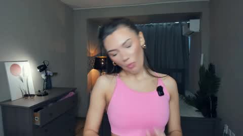 Laura online show from 03/31/26, 07:20