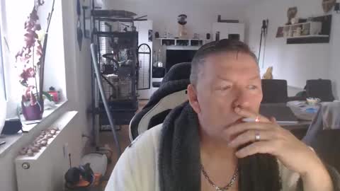 deinprinz2312 online show from 11/17/25, 07:25