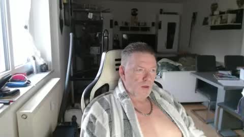 deinprinz2312 online show from 04/19/26, 04:34