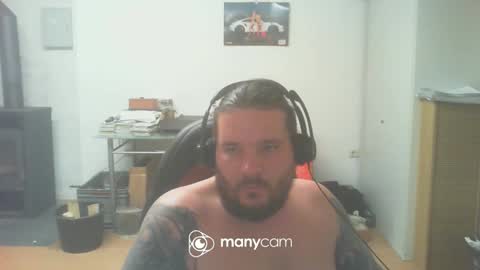 Snapshot of deinspielzeug87 chatting on 01/02/25, 06:23 deinspielzeug87 online show from 01/02/25, 06:23