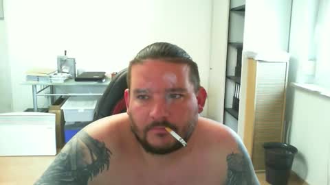 Snapshot of deinspielzeug87 chatting on 10/22/25, 10:37 deinspielzeug87 online show from 10/22/25, 10:37