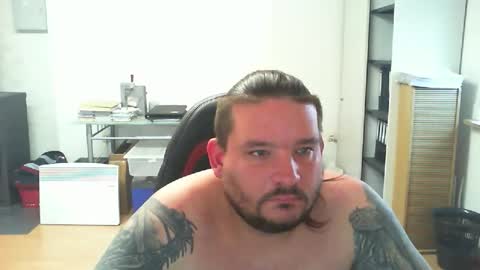 Snapshot of deinspielzeug87 chatting on 10/26/25, 01:39 deinspielzeug87 online show from 10/26/25, 01:39