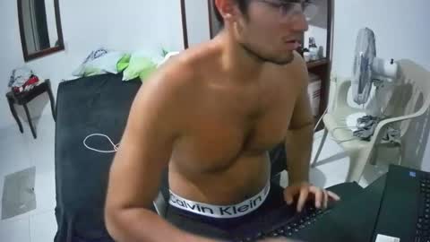 Snapshot of deividellobo chatting on 02/13/25, 04:54 deividellobo online show from 02/13/25, 04:54