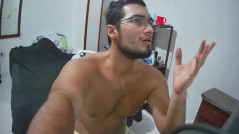 Snapshot of deividellobo chatting on 09/19/25, 10:54 deividellobo online show from 09/19/25, 10:54