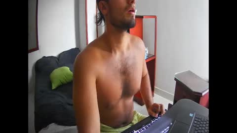 Snapshot of deividellobo chatting on 11/27/25, 08:33 deividellobo online show from 11/27/25, 08:33