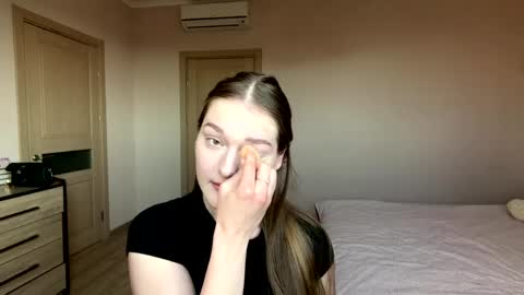 Snapshot of dejameneal chatting on 05/04/26, 02:35 Mila online show from 05/04/26, 02:35