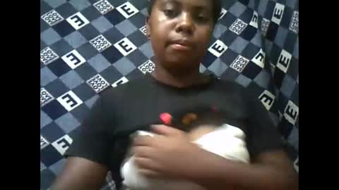 deliah712909 online show from 01/12/25, 10:23