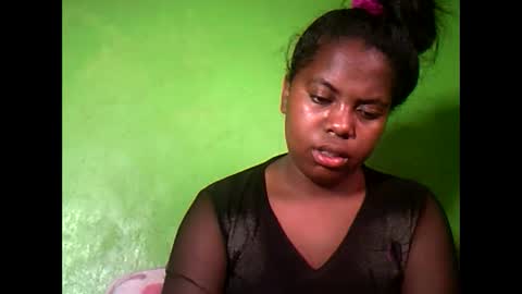 deliah712909 online show from 02/06/25, 12:05