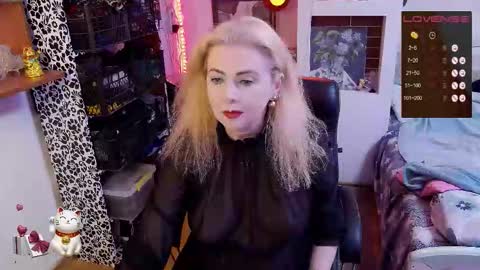 Delicacat online show from 11/04/25, 11:15