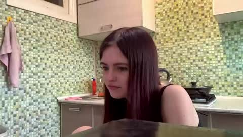 Snapshot of deliciastombaugh chatting on 04/14/26, 03:18 Kiki online show from 04/14/26, 03:18