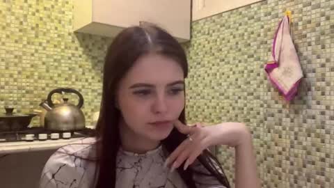 Snapshot of deliciastombaugh chatting on 04/18/26, 07:58 Kiki online show from 04/18/26, 07:58
