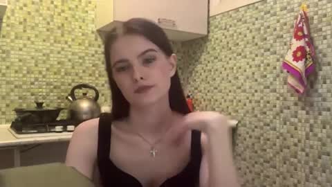 Snapshot of deliciastombaugh chatting on 04/19/26, 06:10 Kiki online show from 04/19/26, 06:10