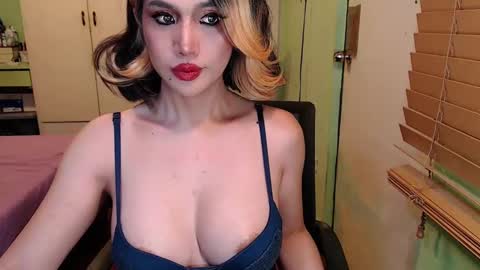 Mercedes online show from 03/12/25, 06:07