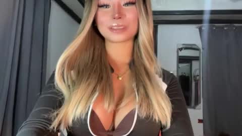 Snapshot of deliciousfaye chatting on 02/04/26, 07:58 Hello your loving faye 3 online show from 02/04/26, 07:58