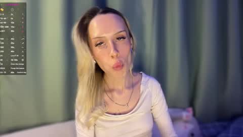 Snapshot of dellacampbell chatting on 02/22/26, 07:01 Della online show from 02/22/26, 07:01