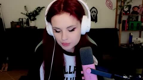 dellacrush_ online show from 12/13/25, 07:53