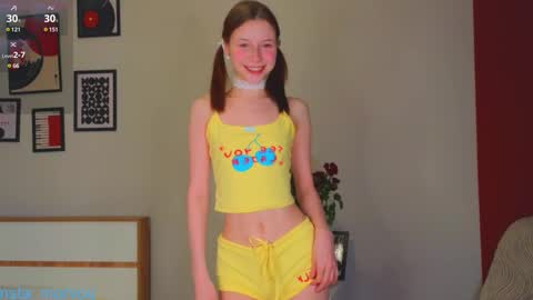 Delora online show from 03/11/25, 09:48