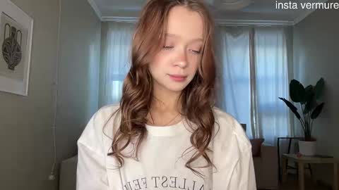 Delora online show from 10/19/25, 07:09