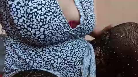 Snapshot of delphine_x chatting on 03/02/25, 12:22 Delphine online show from 03/02/25, 12:22