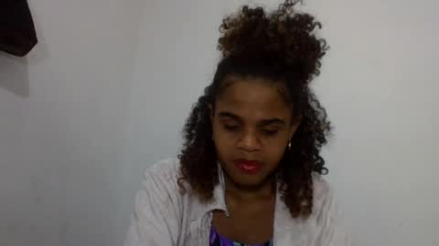 Snapshot of delphineee chatting on 06/18/26, 01:15 delphine online show from 06/18/26, 01:15