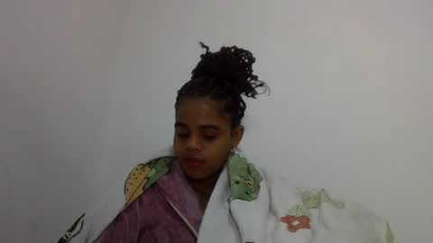 Snapshot of delphineee chatting on 06/26/26, 04:06 delphine online show from 06/26/26, 04:06