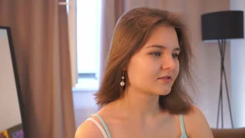 Snapshot of demetricekanady chatting on 06/18/26, 04:13 Hi my name is Sari nice to see you in my Room online show from 06/18/26, 04:13