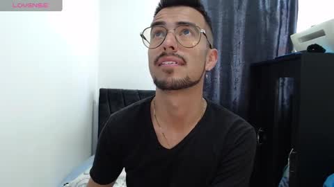 Snapshot of demian_val_4 chatting on 03/01/25, 03:05 demian_val_4 online show from 03/01/25, 03:05