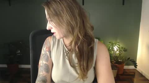 Snapshot of demmetria chatting on 03/11/26, 11:44 demmetria online show from 03/11/26, 11:44