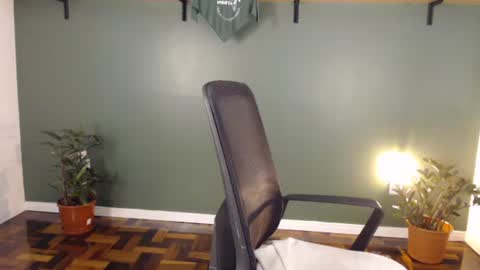 Snapshot of demmetria chatting on 05/22/26, 05:40 demmetria online show from 05/22/26, 05:40