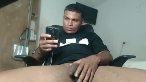 Snapshot of demol_latin chatting on 04/09/26, 10:37 MASTER DAV online show from 04/09/26, 10:37