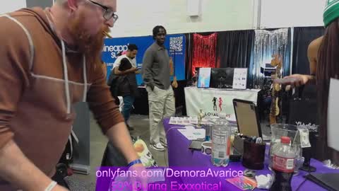 Snapshot of demora_avarice chatting on 12/08/24, 01:35 demora_avarice online show from 12/08/24, 01:35