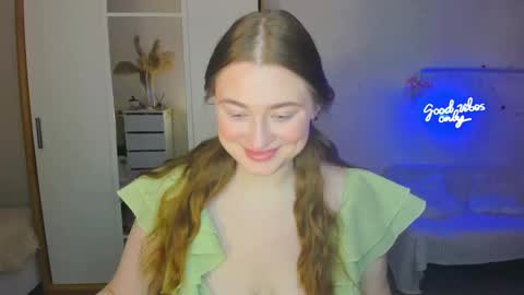 Sophie online show from 02/08/25, 07:04
