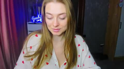 Sophie online show from 09/18/25, 04:25