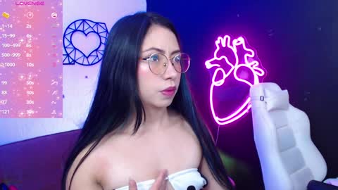 Snapshot of demyanderson_ chatting on 01/06/25, 09:32 Demy online show from 01/06/25, 09:32