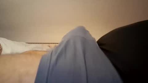 Snapshot of den2807 chatting on 12/03/24, 01:10 den2807 online show from 12/03/24, 01:10